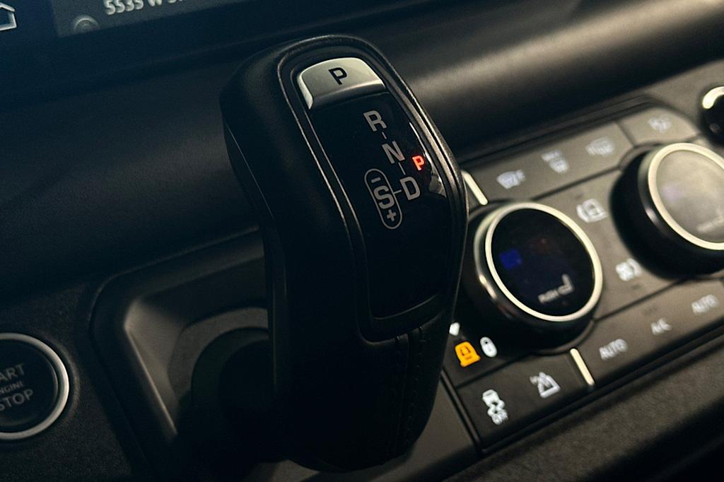 Thumbnail: 2020 Land Rover Defender - 30