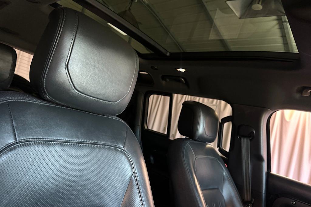Thumbnail: 2020 Land Rover Defender - 14