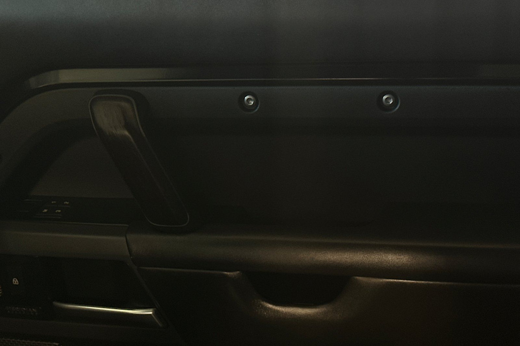 Thumbnail: 2020 Land Rover Defender - 24