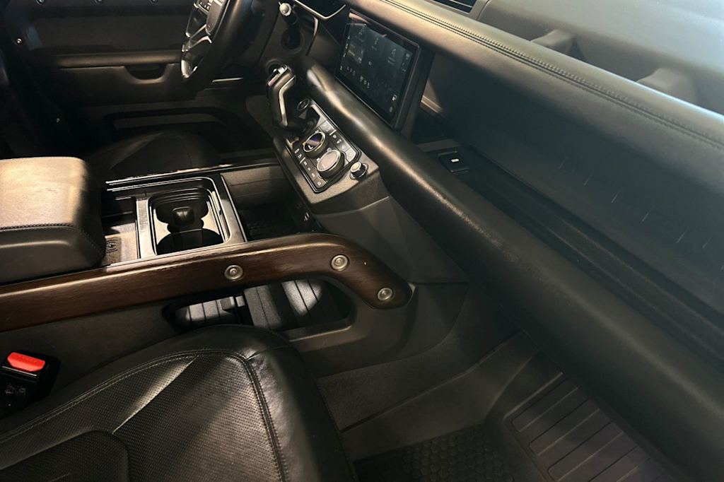 Thumbnail: 2020 Land Rover Defender - 11