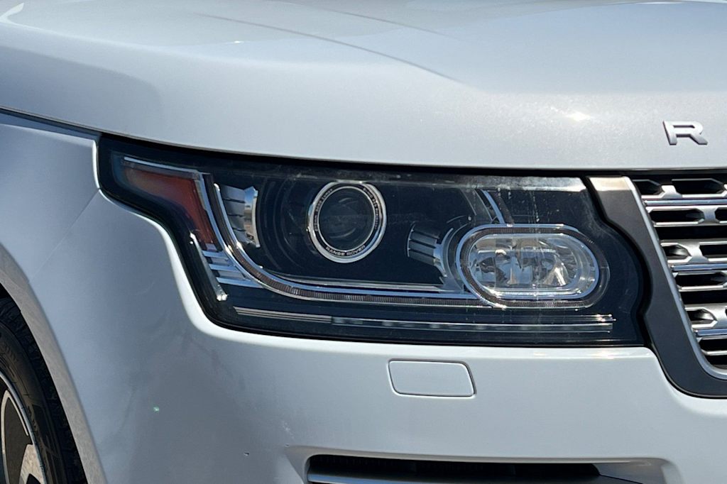 Thumbnail: 2017 Land Rover Range Rover - 38
