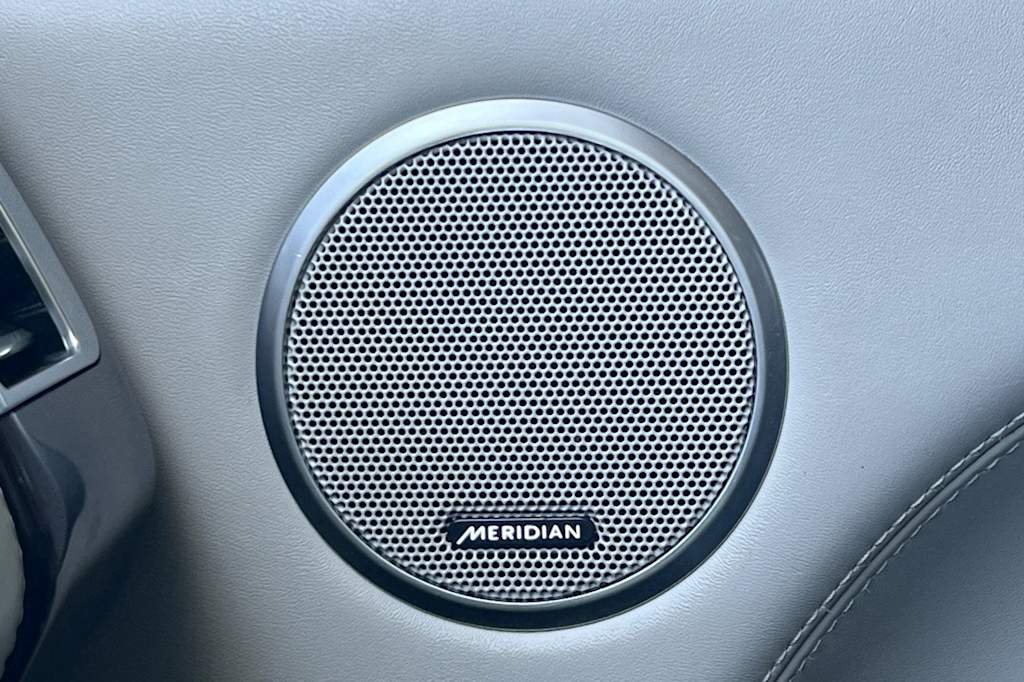 Thumbnail: 2017 Land Rover Range Rover - 28