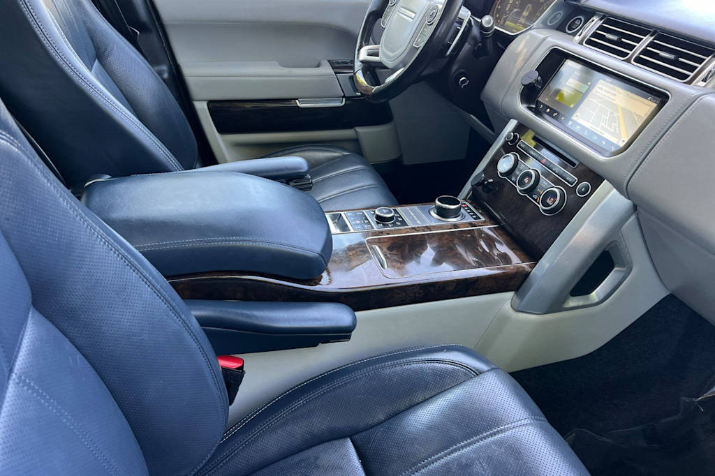 Thumbnail: 2017 Land Rover Range Rover - 10