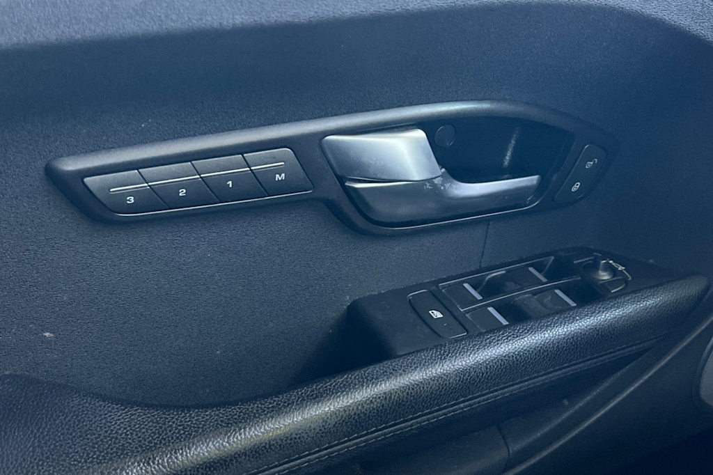 Thumbnail: 2015 Land Rover Range Rover Evoque - 22