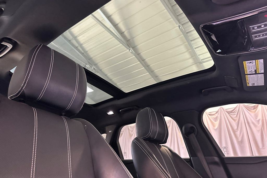 Thumbnail: 2021 Land Rover Range Rover Velar - 23