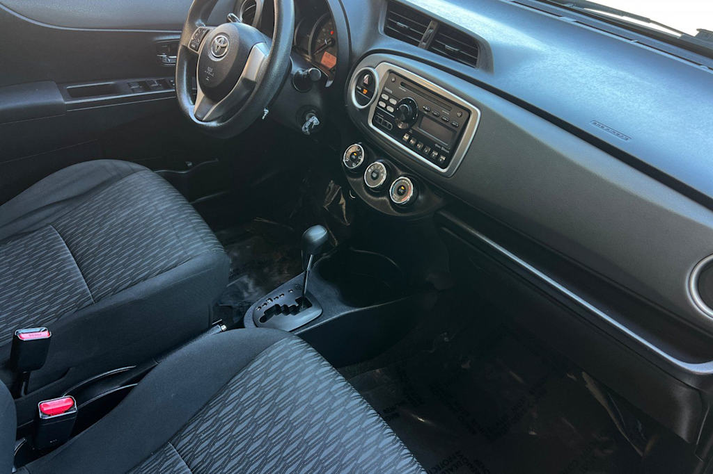Thumbnail: 2014 Toyota Yaris - 13