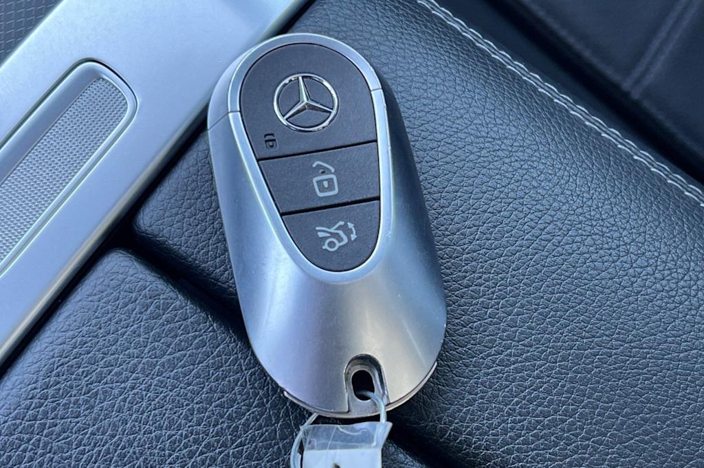 Thumbnail: 2024 Mercedes-Benz C-Class - 16