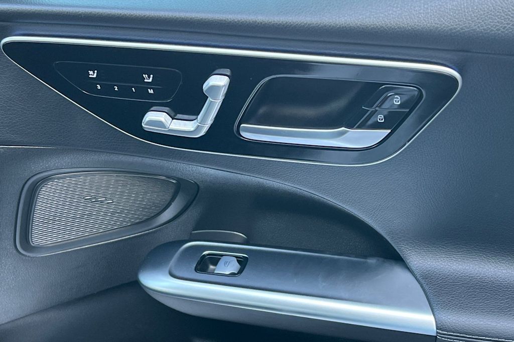 Thumbnail: 2024 Mercedes-Benz C-Class - 25