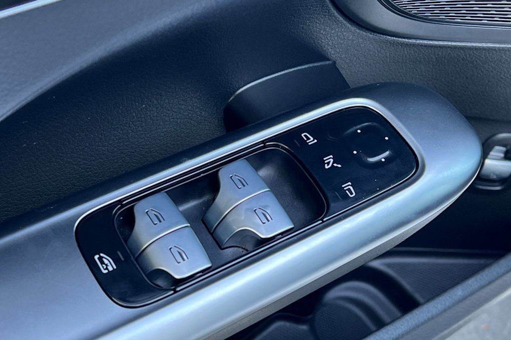 Thumbnail: 2024 Mercedes-Benz C-Class - 22