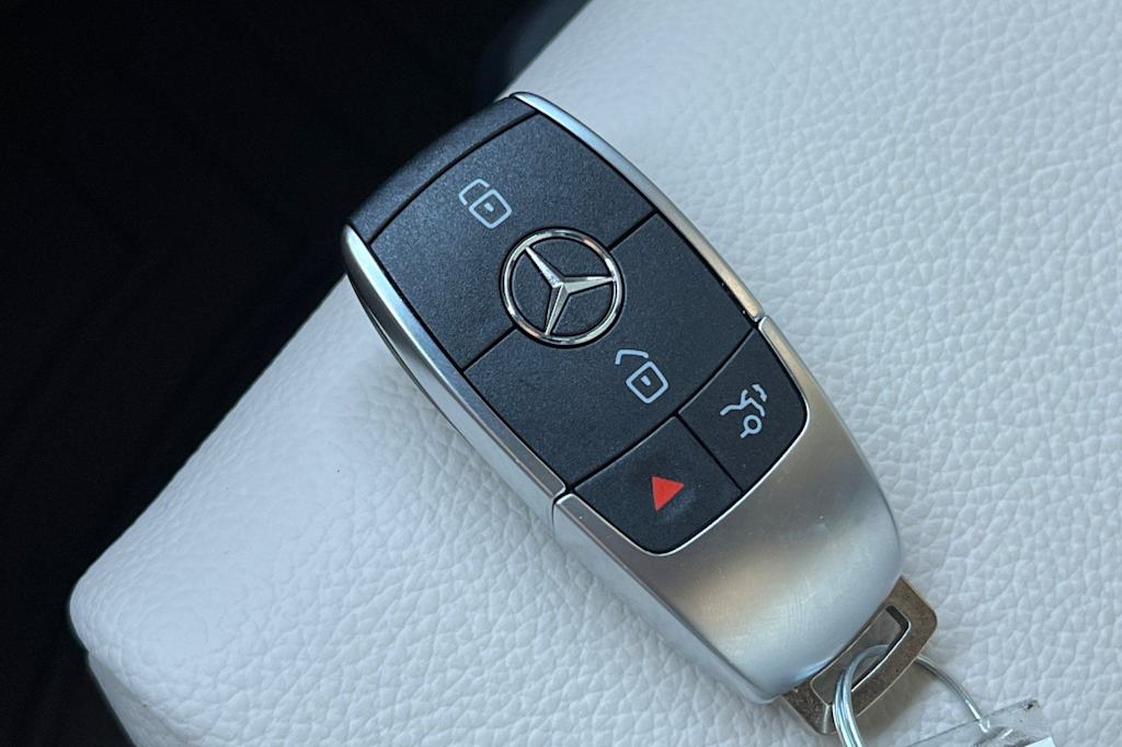 Thumbnail: 2026 Mercedes-Benz GLB - 16