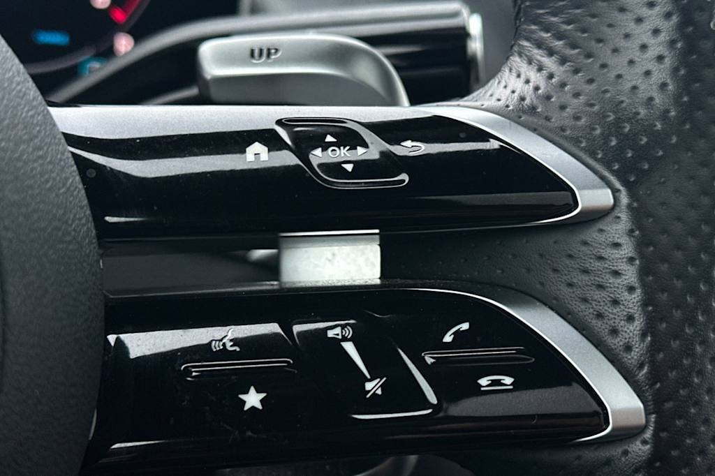 Thumbnail: 2025 Mercedes-Benz GLC - 30