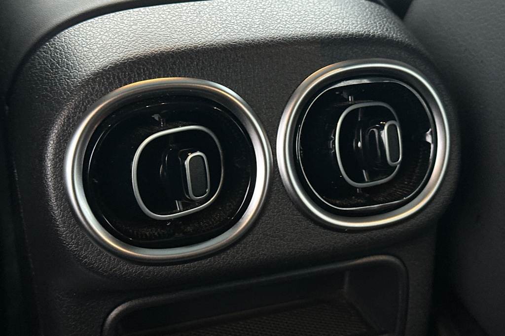 Thumbnail: 2025 Mercedes-Benz GLC - 23