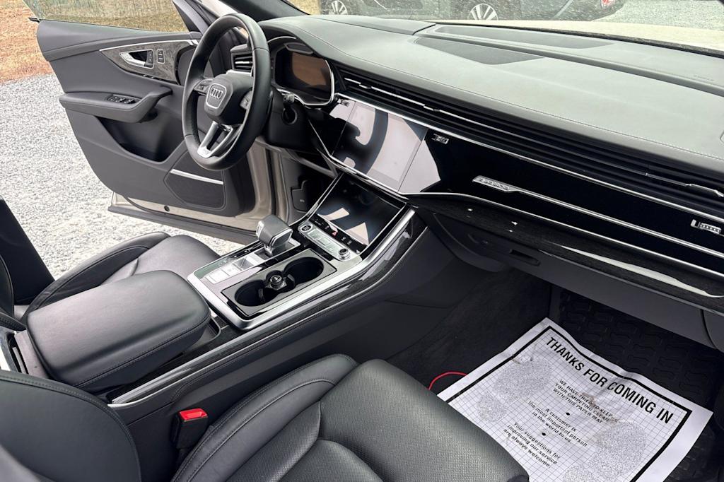 Thumbnail: 2023 Audi Q8 - 12