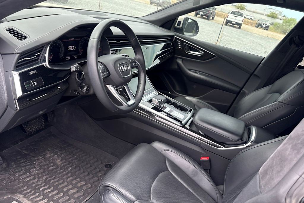 Thumbnail: 2023 Audi Q8 - 9