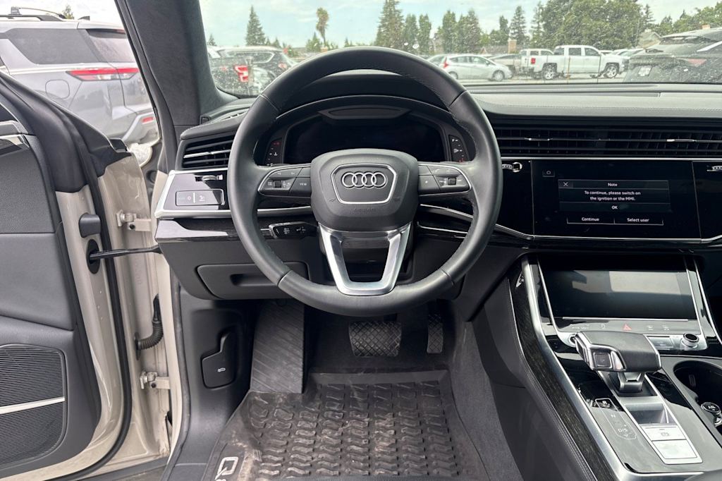 Thumbnail: 2023 Audi Q8 - 11