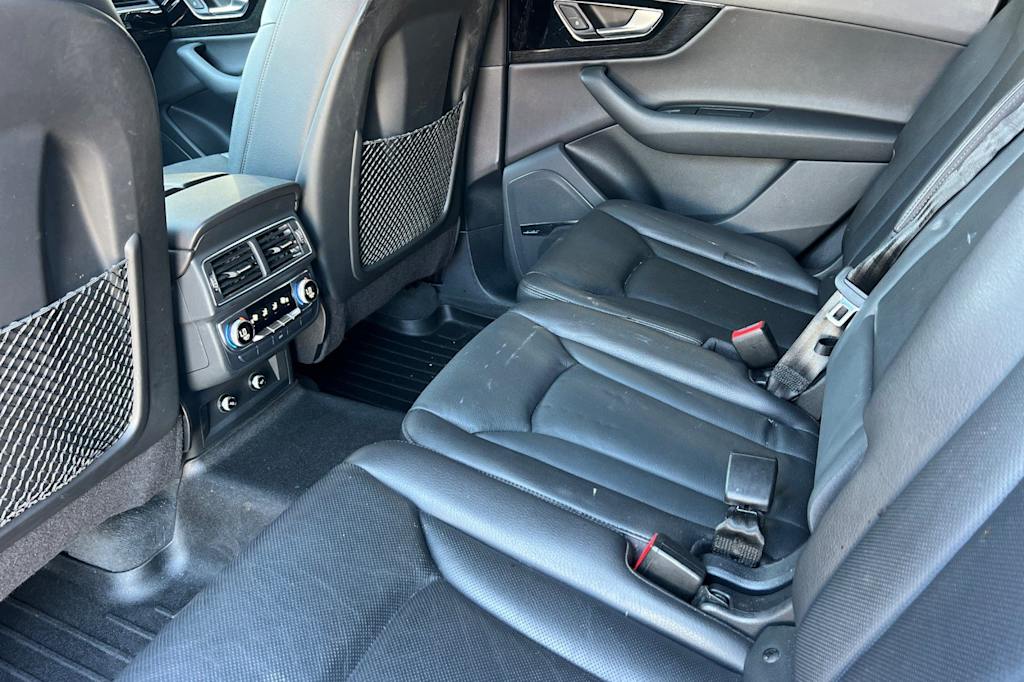Thumbnail: 2019 Audi Q7 - 10
