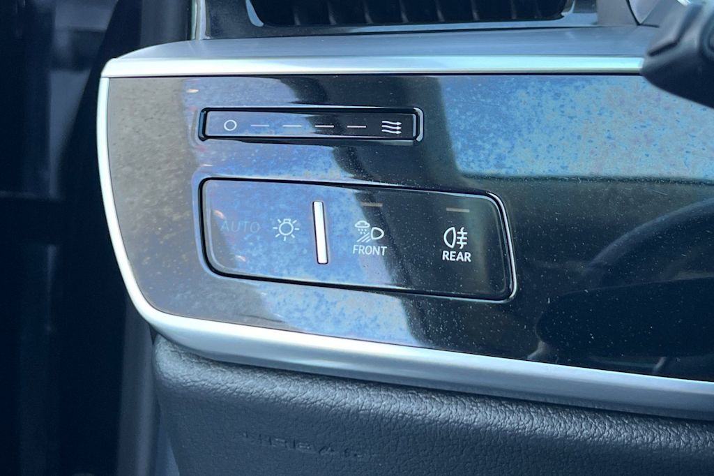 Thumbnail: 2023 Audi A8 - 35