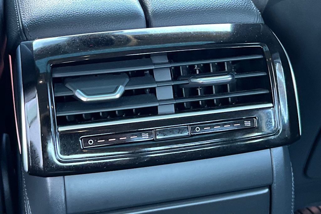 Thumbnail: 2023 Audi A8 - 22