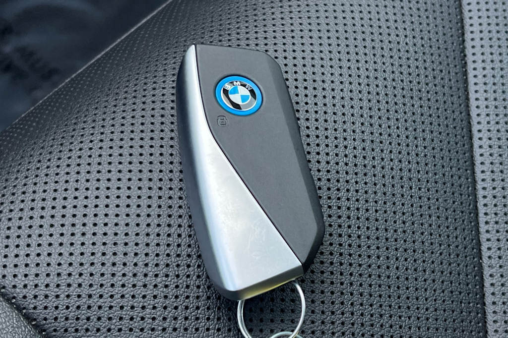 Thumbnail: 2023 BMW iX - 18