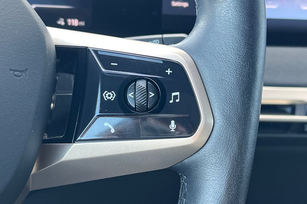 Thumbnail: 2023 BMW iX - 30