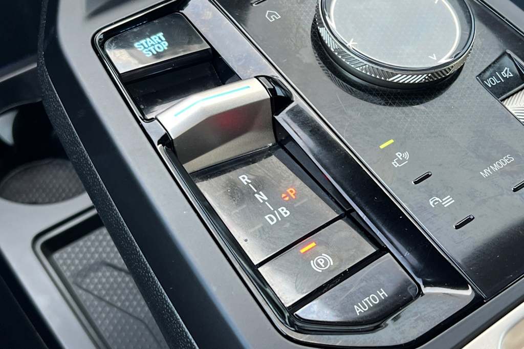 Thumbnail: 2023 BMW iX - 15