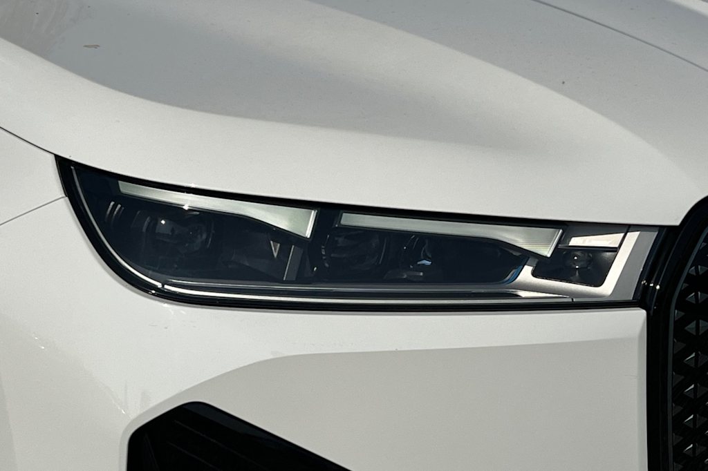 Thumbnail: 2023 BMW iX - 33