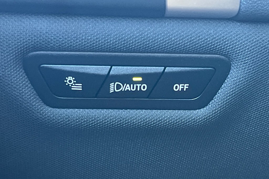 Thumbnail: 2023 BMW iX - 32