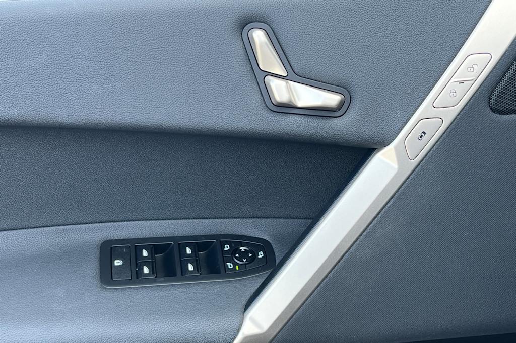 Thumbnail: 2023 BMW iX - 23