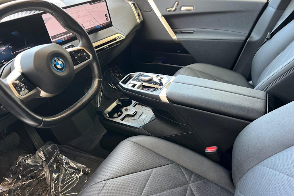 Thumbnail: 2025 BMW iX - 9