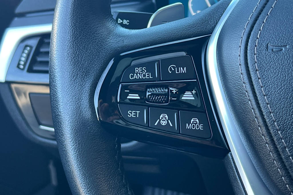 Thumbnail: 2023 BMW 5 Series - 33