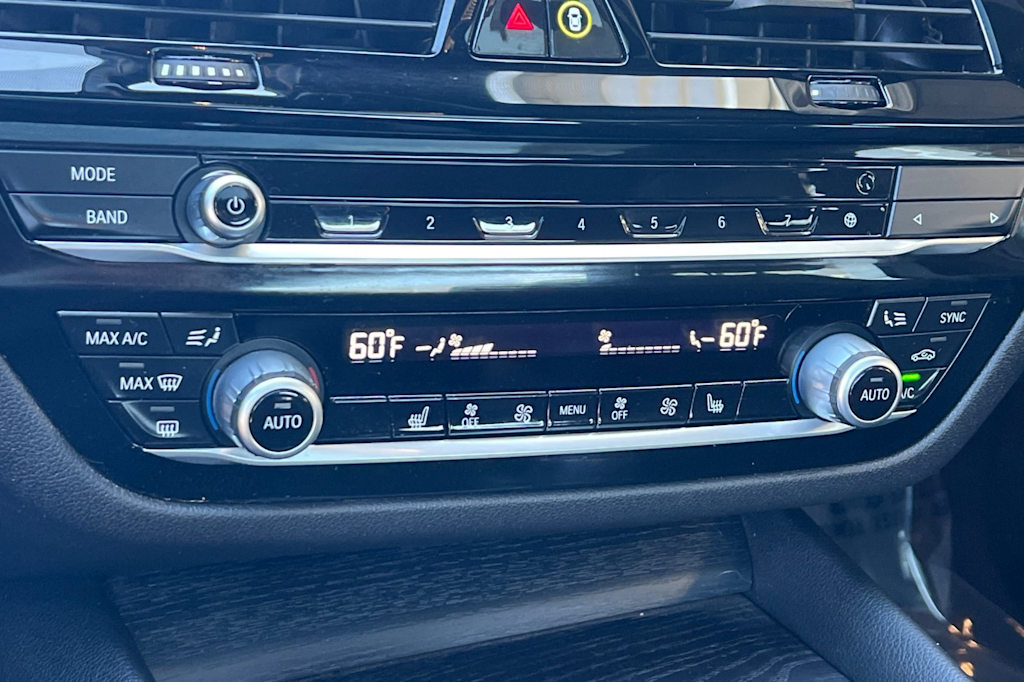 Thumbnail: 2023 BMW 5 Series - 30