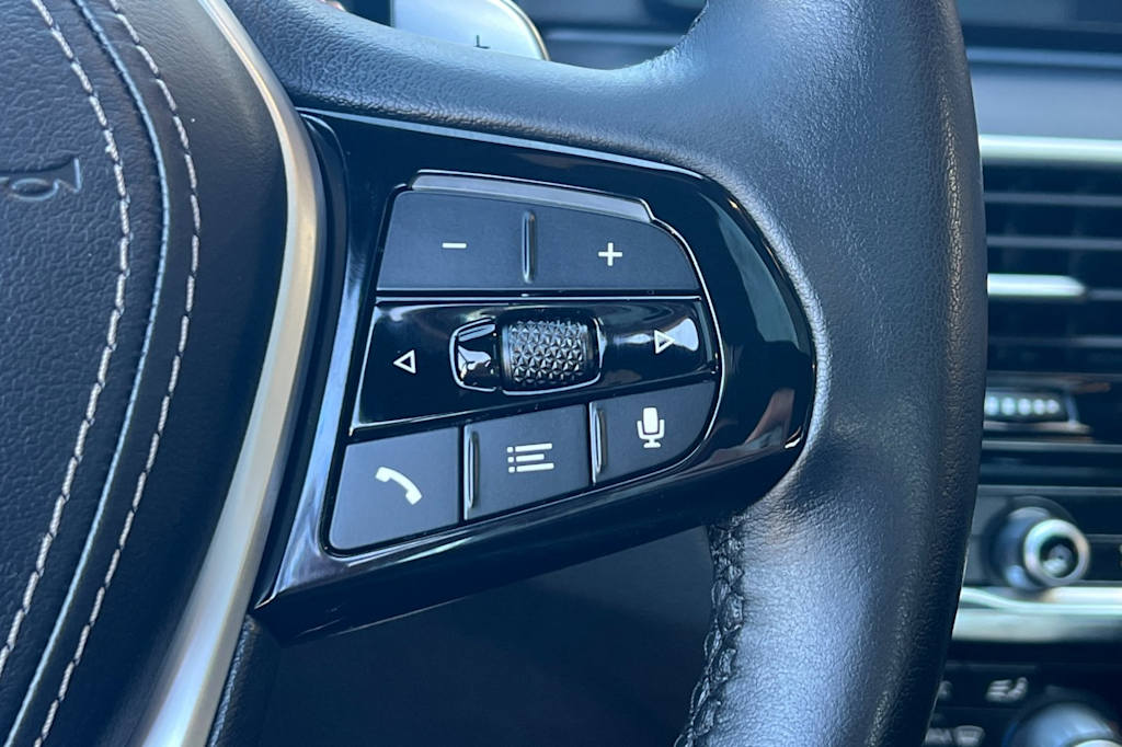 Thumbnail: 2023 BMW 5 Series - 32