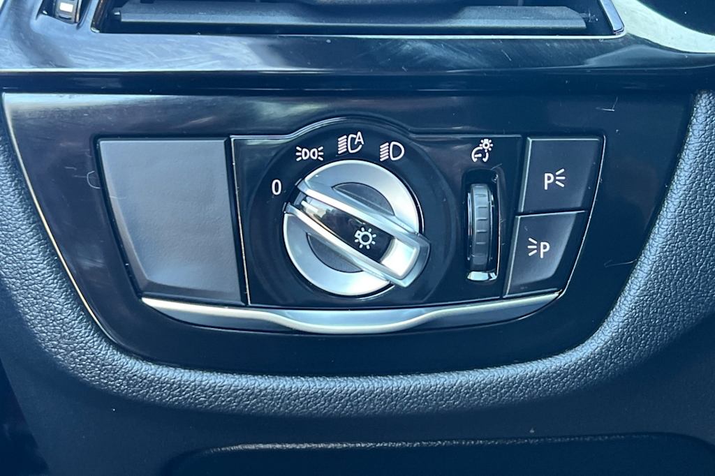 Thumbnail: 2023 BMW 5 Series - 34