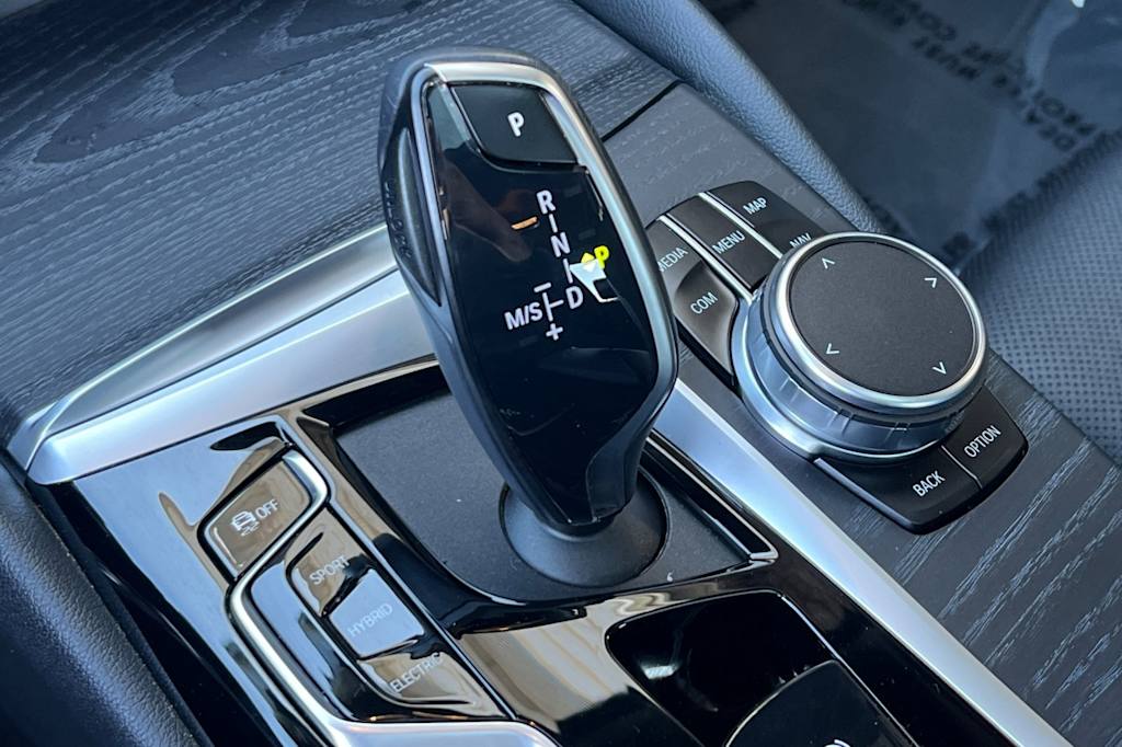 Thumbnail: 2023 BMW 5 Series - 15