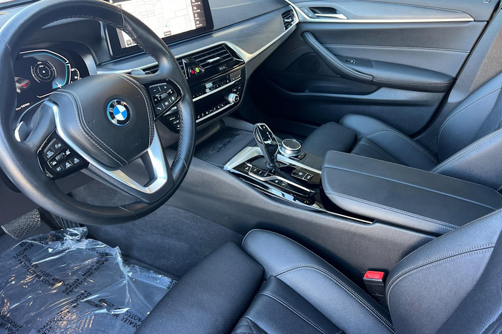 Thumbnail: 2023 BMW 5 Series - 9