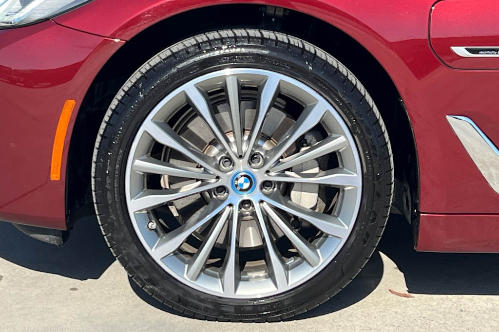 Thumbnail: 2023 BMW 5 Series - 8