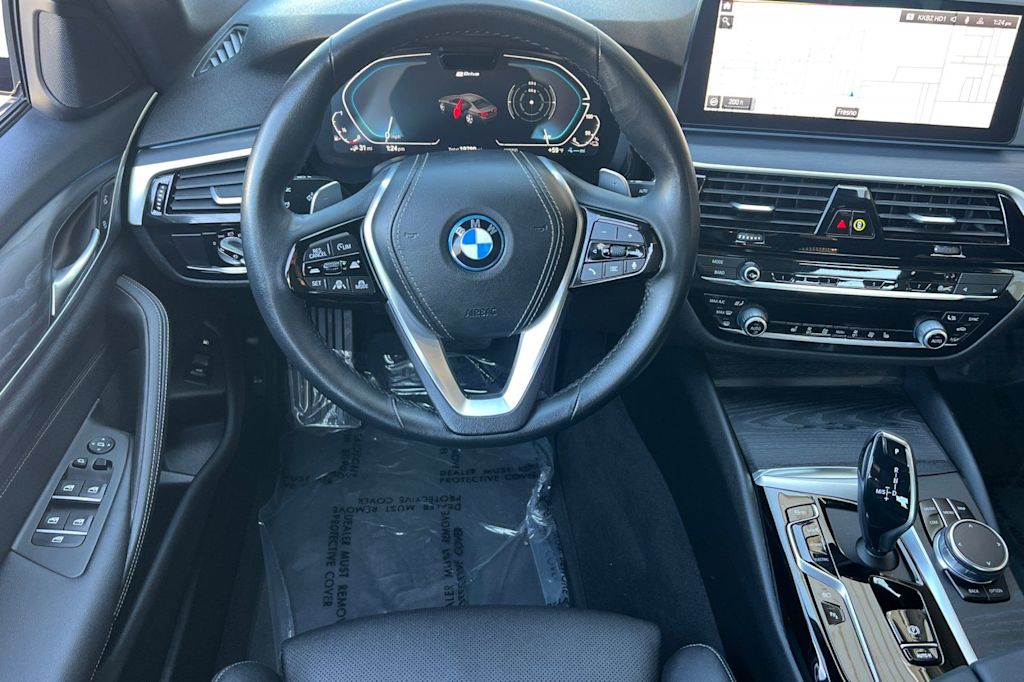 Thumbnail: 2023 BMW 5 Series - 12