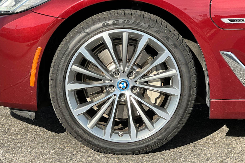 Thumbnail: 2023 BMW 5 Series - 8