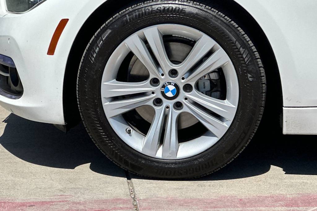 Thumbnail: 2016 BMW 3 Series - 33