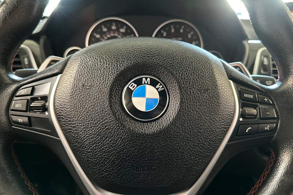 Thumbnail: 2016 BMW 3 Series - 27