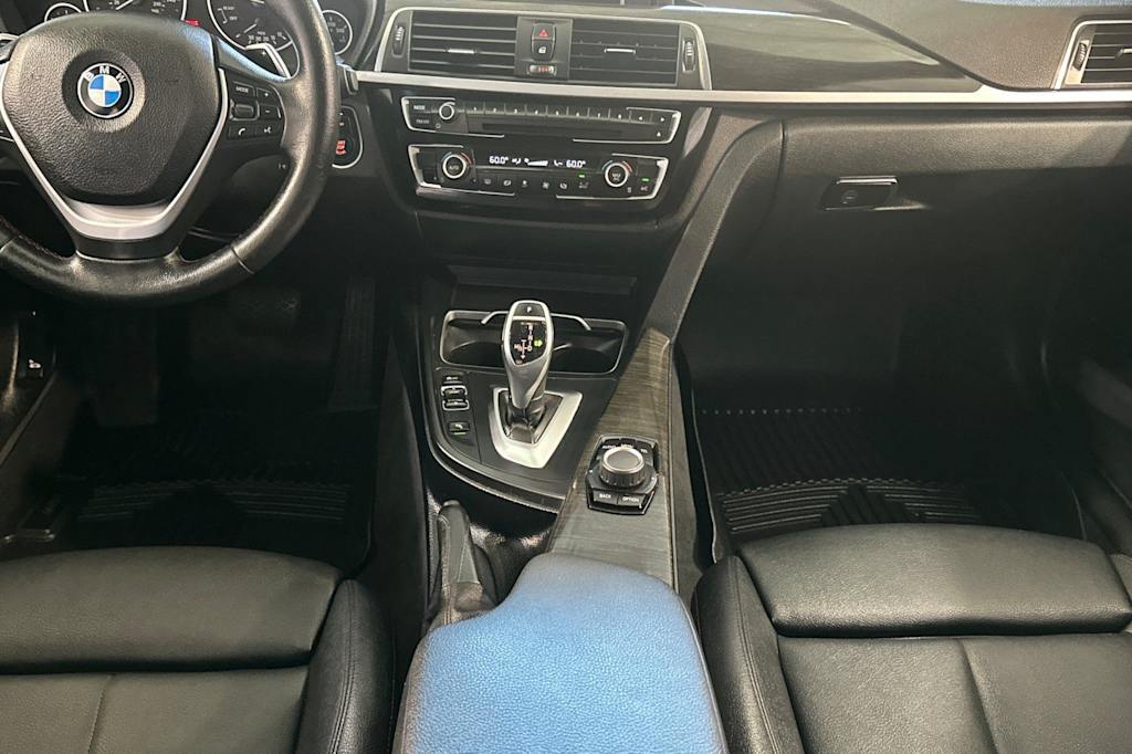Thumbnail: 2016 BMW 3 Series - 2