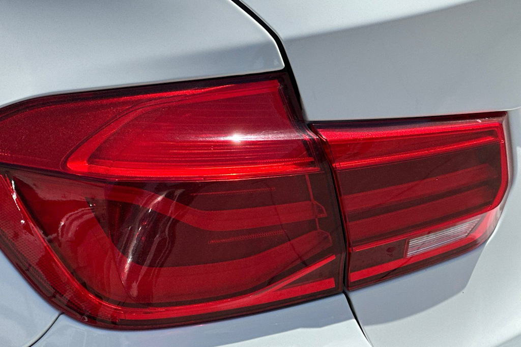 Thumbnail: 2016 BMW 3 Series - 32
