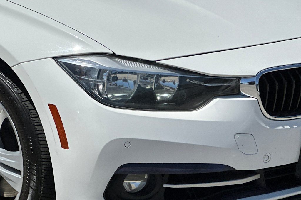 Thumbnail: 2016 BMW 3 Series - 31