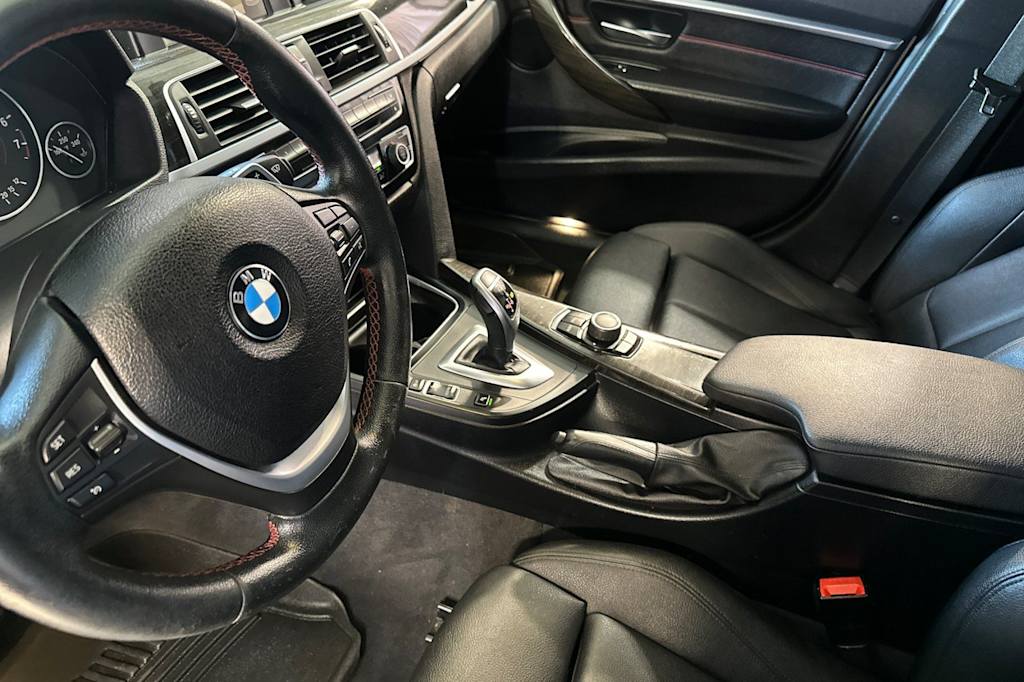 Thumbnail: 2016 BMW 3 Series - 9