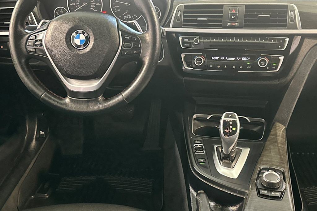 Thumbnail: 2016 BMW 3 Series - 12