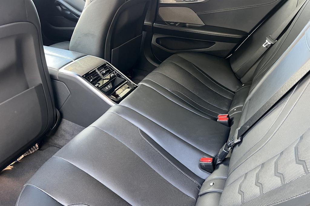 Thumbnail: 2020 BMW 8 Series - 10