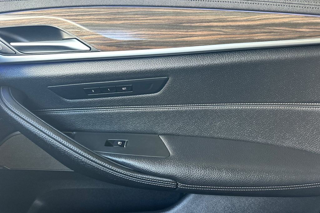 Thumbnail: 2018 BMW 5 Series - 23