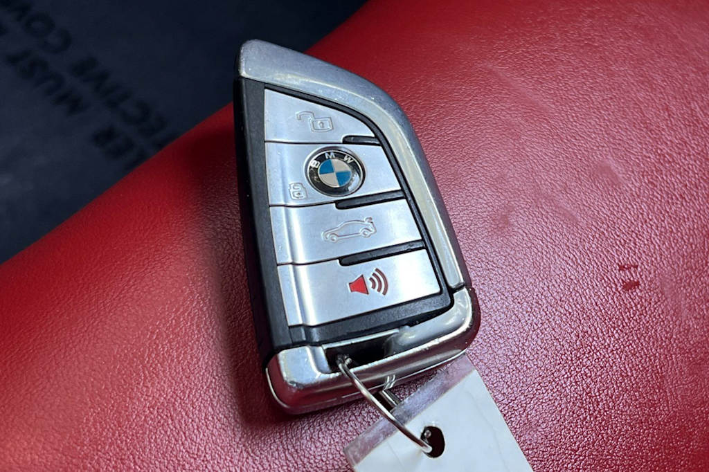 Thumbnail: 2021 BMW M8 - 16