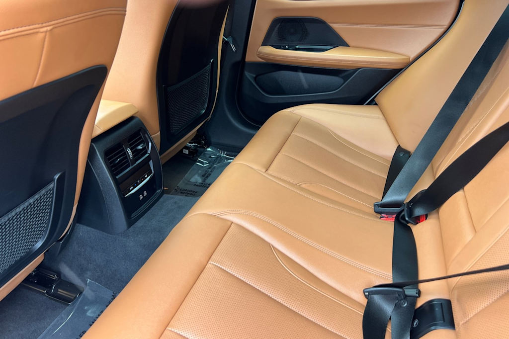 Thumbnail: 2023 BMW i4 - 10