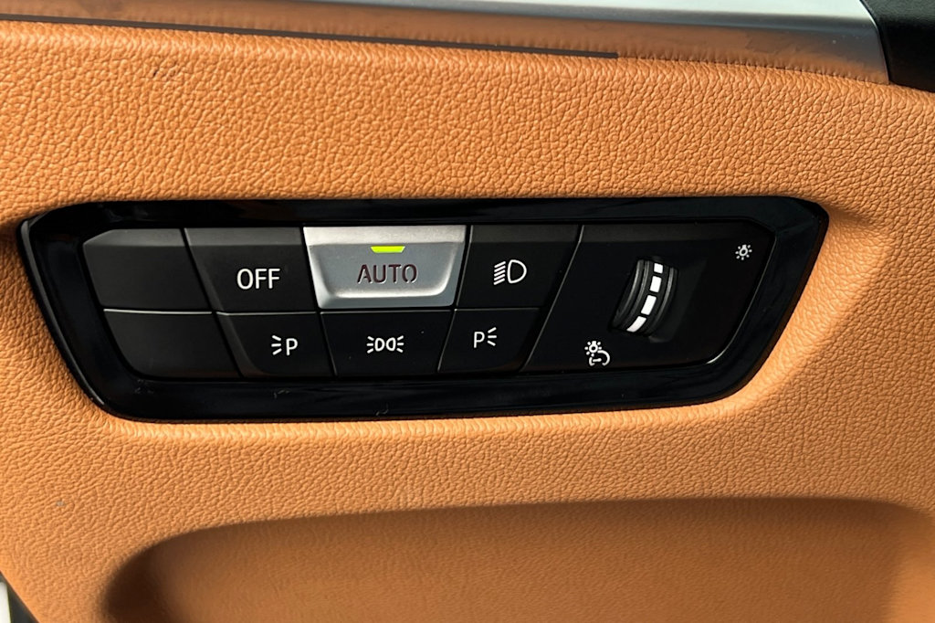 Thumbnail: 2023 BMW i4 - 34